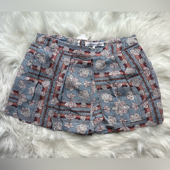 🆕 Endless Rose Women’s Blue Print Casual Shorts Skort Lined Pleated Size L - Picture 1 of 10